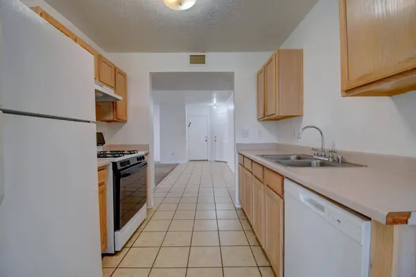 8700 Spotted Pony AVE SW, Albuquerque, NM 87121