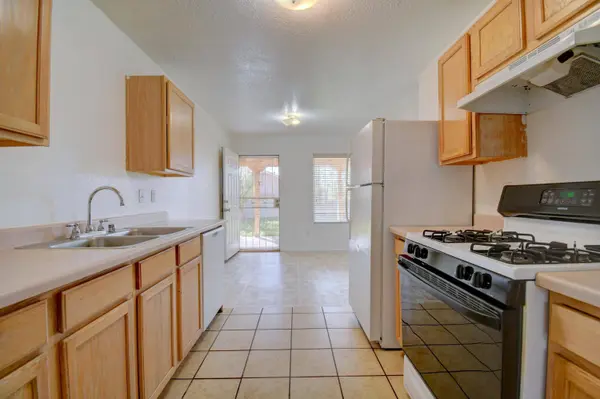 8700 Spotted Pony AVE SW, Albuquerque, NM 87121