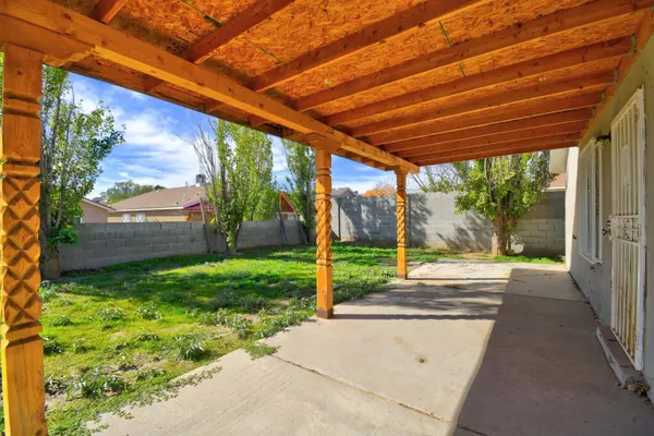 8700 Spotted Pony AVE SW, Albuquerque, NM 87121