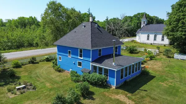 606 Airline RD, Amherst, ME 04605