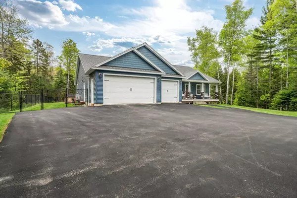 120 Holden Hills DR, Holden, ME 04429