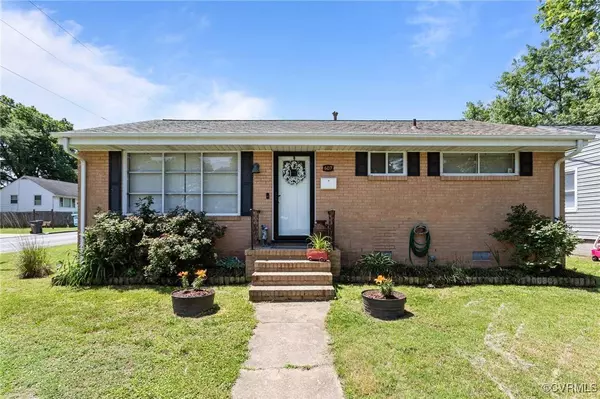 607 Pinehurst AVE, Colonial Heights, VA 23834