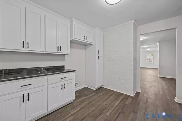 114 Huntington RD, Colonial Heights, VA 23834