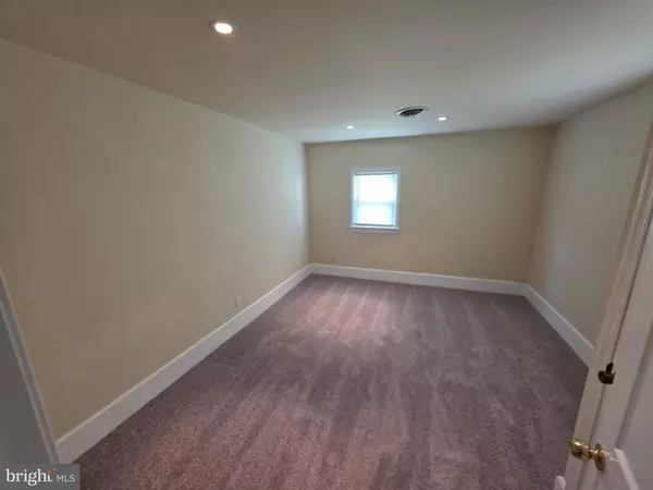 2318 FORREST AVE, Dover, DE 19904