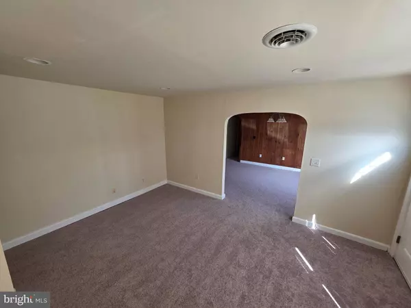 2318 FORREST AVE, Dover, DE 19904