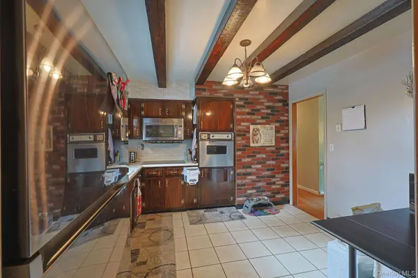 4 North DR, Poughkeepsie, NY 12603