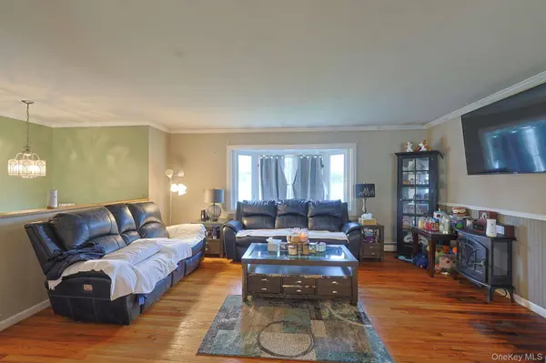 4 North DR, Poughkeepsie, NY 12603