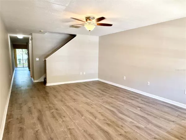 6333 MAISIE RD, Zephyrhills, FL 33542