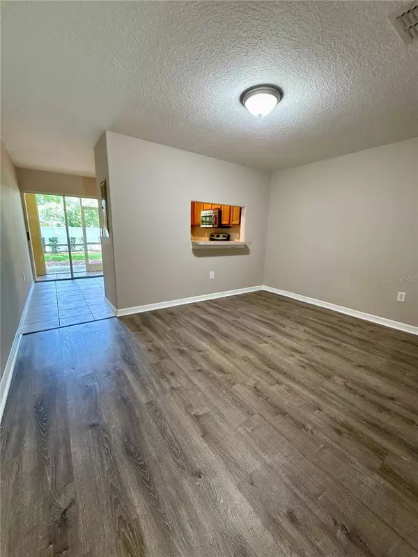 6333 MAISIE RD, Zephyrhills, FL 33542