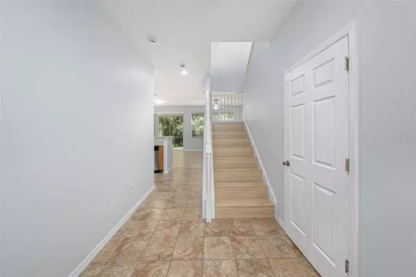 8118 STONE PATH WAY, Tampa, FL 33647