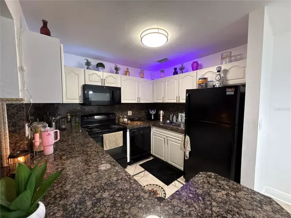 5217 PINE MILL CT #32, Tampa, FL 33617