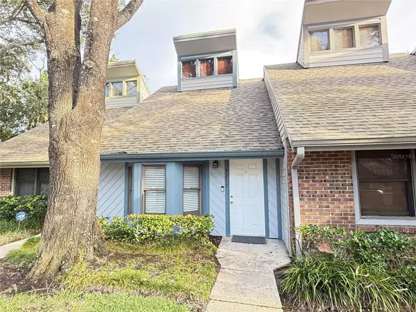 5217 PINE MILL CT #32, Tampa, FL 33617