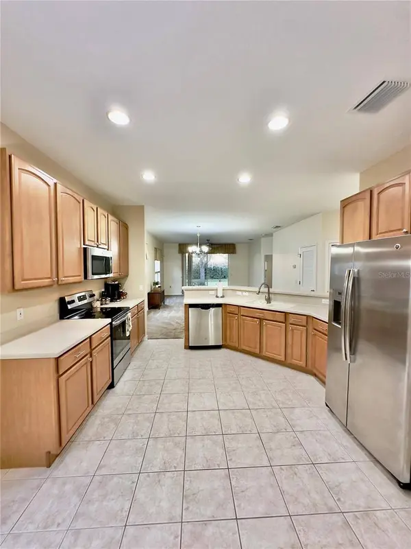 10222 DEVONSHIRE LAKE DR, Tampa, FL 33647