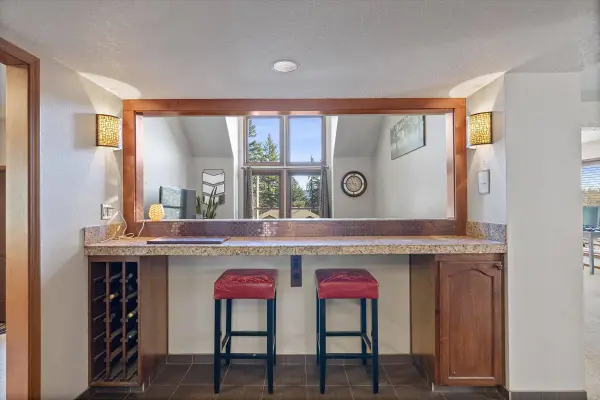 7655 Ridgewood Dr, Gladstone, OR 97027-1439