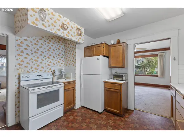 4064 N MASSACHUSETTS AVE, Portland, OR 97227