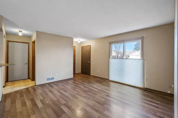 20288 Hunter CT, Lakeville, MN 55044