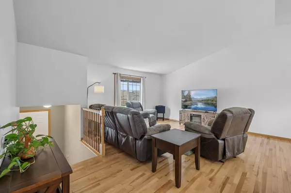 327 12th AVE NE, Lonsdale, MN 55046