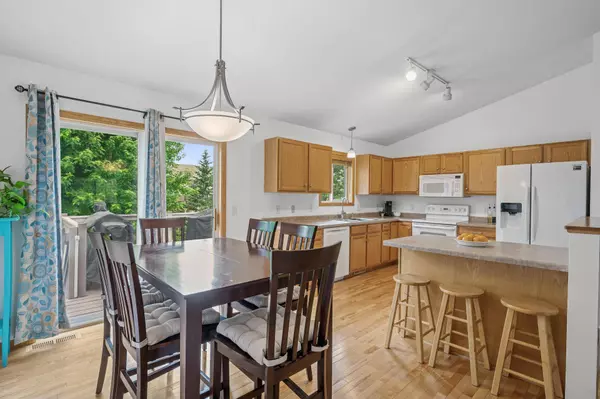 327 12th AVE NE, Lonsdale, MN 55046