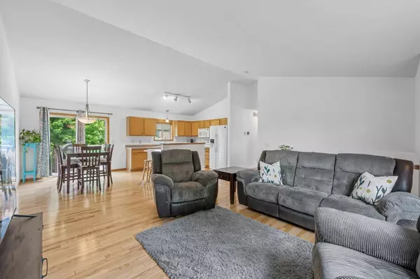 327 12th AVE NE, Lonsdale, MN 55046