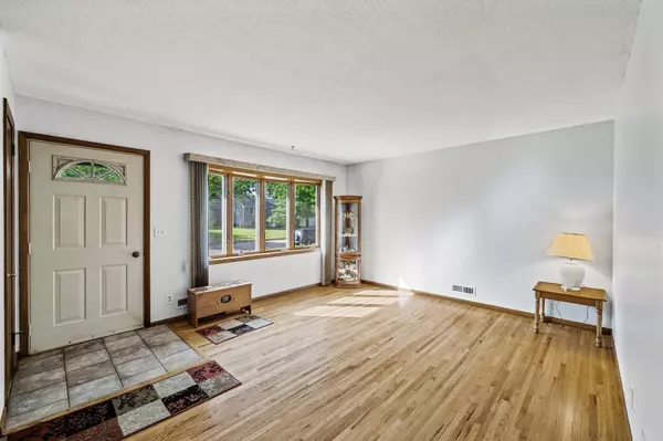 10632 Arrowhead ST NW, Coon Rapids, MN 55433