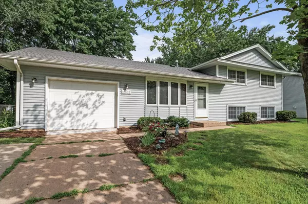 10632 Arrowhead ST NW, Coon Rapids, MN 55433