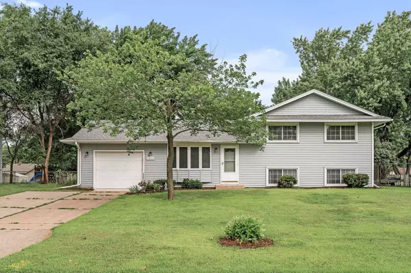 10632 Arrowhead ST NW, Coon Rapids, MN 55433