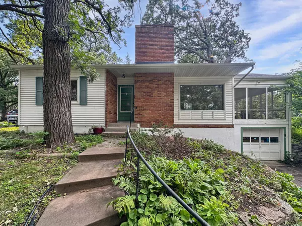 3340 Lee AVE N, Golden Valley, MN 55422