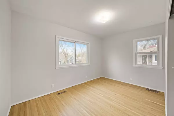 3340 Lee AVE N, Golden Valley, MN 55422