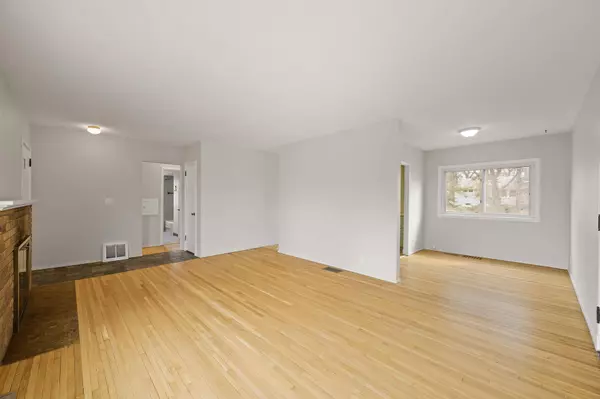 3340 Lee AVE N, Golden Valley, MN 55422