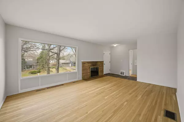 3340 Lee AVE N, Golden Valley, MN 55422