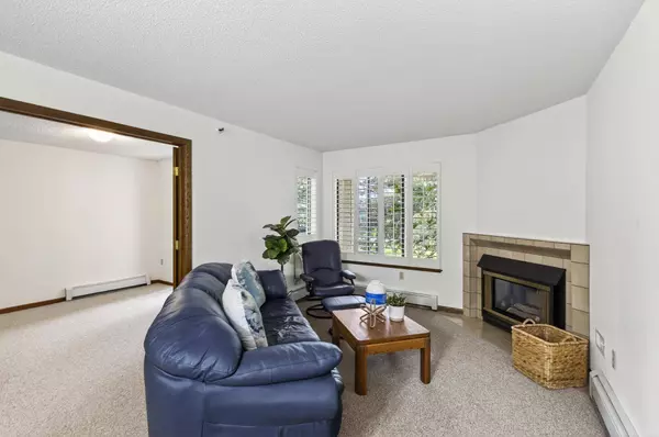 7622 York AVE S #1209, Edina, MN 55435