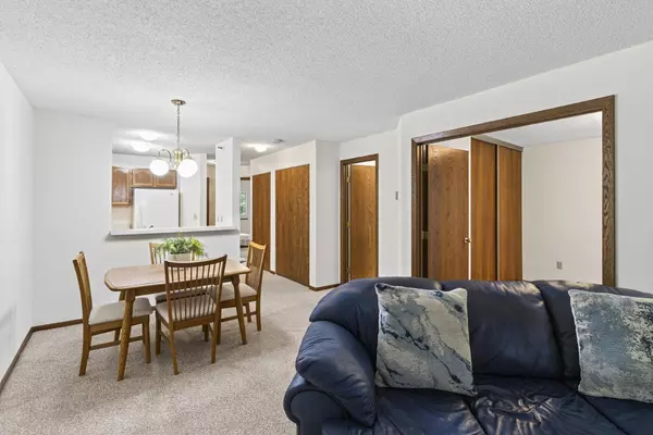 7622 York AVE S #1209, Edina, MN 55435