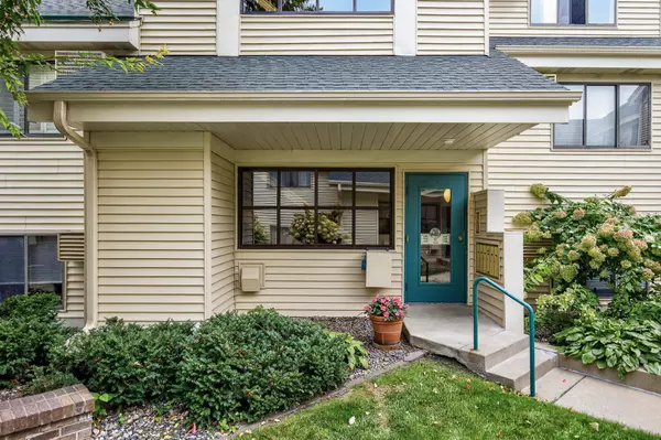 7622 York AVE S #1209, Edina, MN 55435