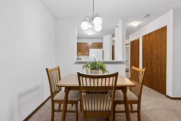 7622 York AVE S #1209, Edina, MN 55435