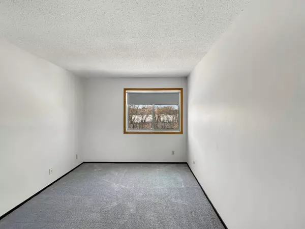 122 Demont AVE E #358, Little Canada, MN 55117