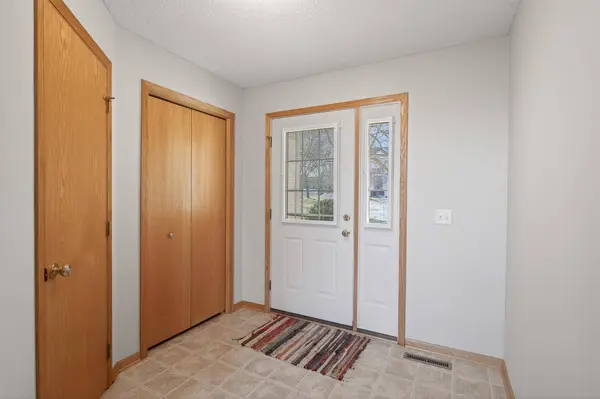 388 Brickyard DR, Chaska, MN 55318