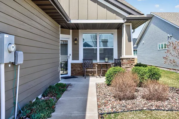 10246 Kittredge Pkwy NE, Albertville, MN 55301