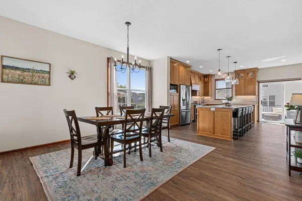 8421 Blazing Star CIR, Shakopee, MN 55379