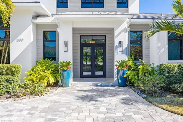 1300 Nautilus RD, Naples, FL 34102