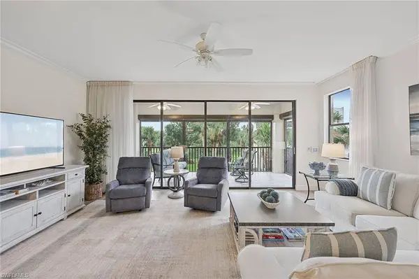 7024 Pelican Bay BLVD #201, Naples, FL 34108