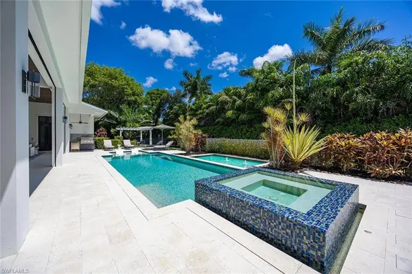1300 Nautilus RD, Naples, FL 34102