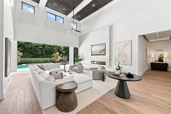 1300 Nautilus RD, Naples, FL 34102