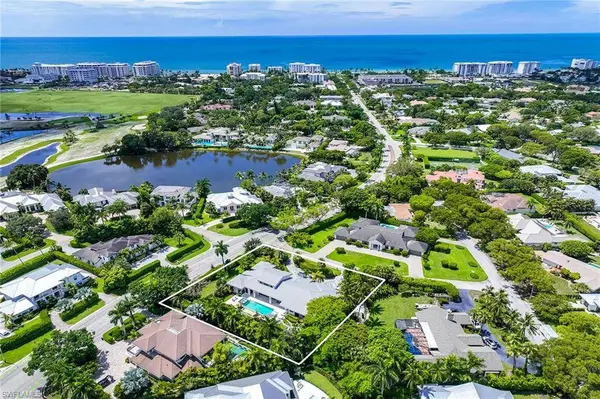 1300 Nautilus RD, Naples, FL 34102