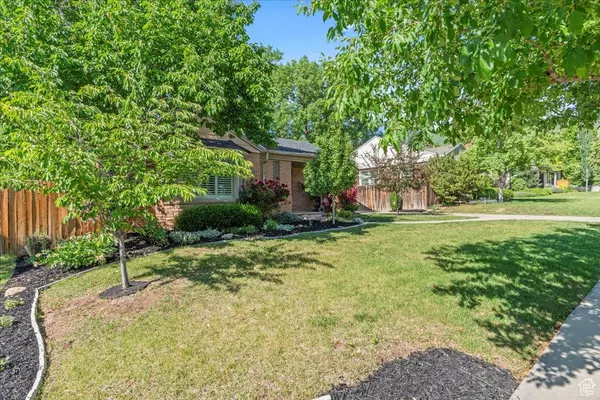 2315 E LYNWOOD DR S, Salt Lake City, UT 84109