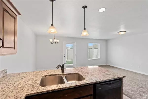 1142 W 2050 S, Syracuse, UT 84075