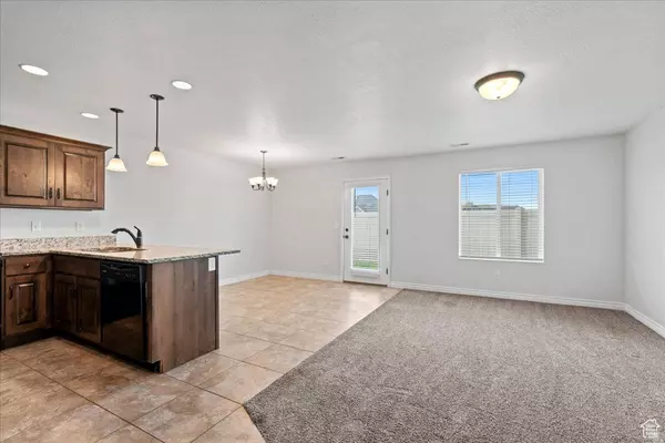 1142 W 2050 S, Syracuse, UT 84075