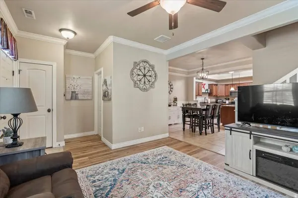 10638 S CAVE RUN LN W, South Jordan, UT 84009