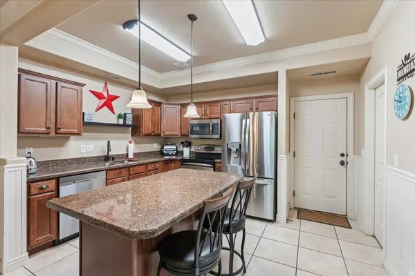 10638 S CAVE RUN LN W, South Jordan, UT 84009