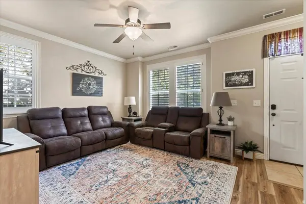 10638 S CAVE RUN LN W, South Jordan, UT 84009