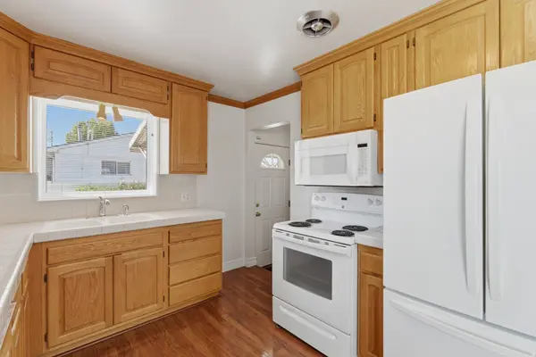8137 S ROOSEVELT ST W, Midvale, UT 84047